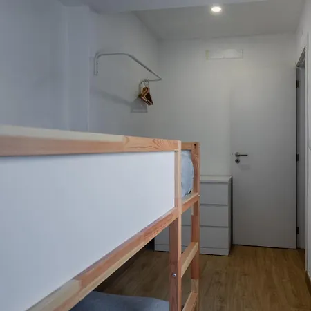 Country Pool House 27 *