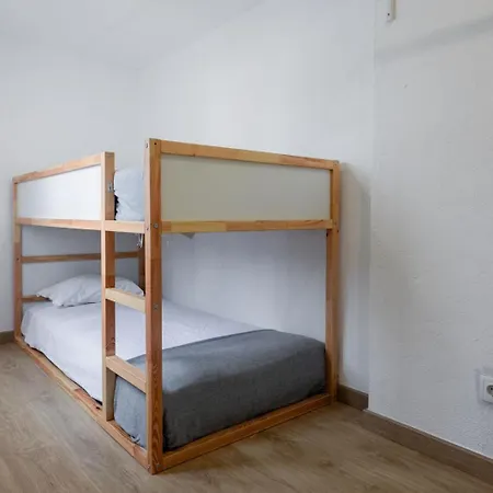 Country Pool House 27 *