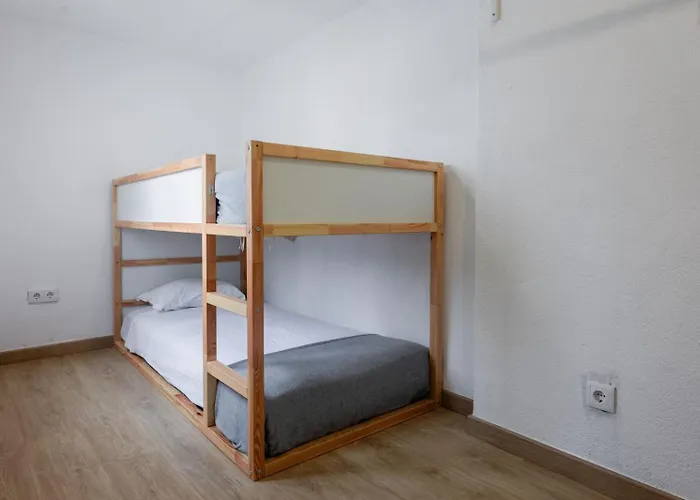 Country Pool House 27 *